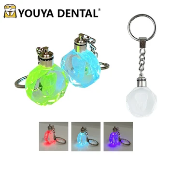 Kreatívne Zub Tvar Svetelného LED prívesok na Krištáľovo Keychain Keyring Šperky Zubár Darčekov, Suvenírov