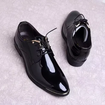 Luxusné Obchodné Oxford Kožené Topánky Mužov Priedušná Lakovanej Kože Formálne Topánky Plus Veľkosť Človeka Office Svadobné Bytov Muž Čierna