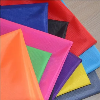 1m x1.5m ripstop nylonu textílie factory kite textílie pre stan nepremokavé Tkaniny kompletné kite pre profesionálne paragliding windsock