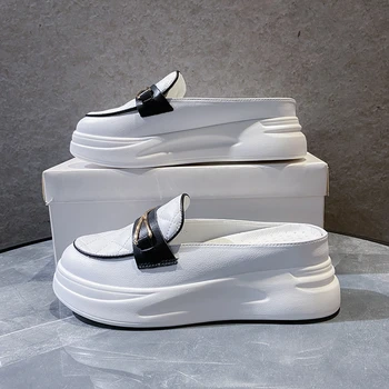 Malé biele topánky dámske topánky sú pohodlné a univerzálne, pohodlné a trvanlivé, a vonkajší semi-papuče žien slippe